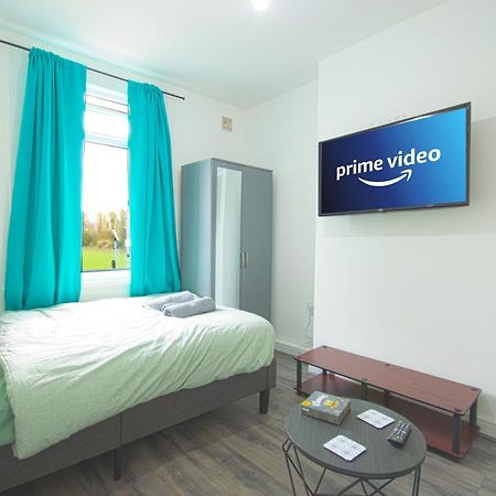 Cosy Family Home W/Wi-Fi, Parking, Self Check-In London Exterior photo