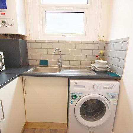 Cosy Family Home W/Wi-Fi, Parking, Self Check-In London Exterior photo