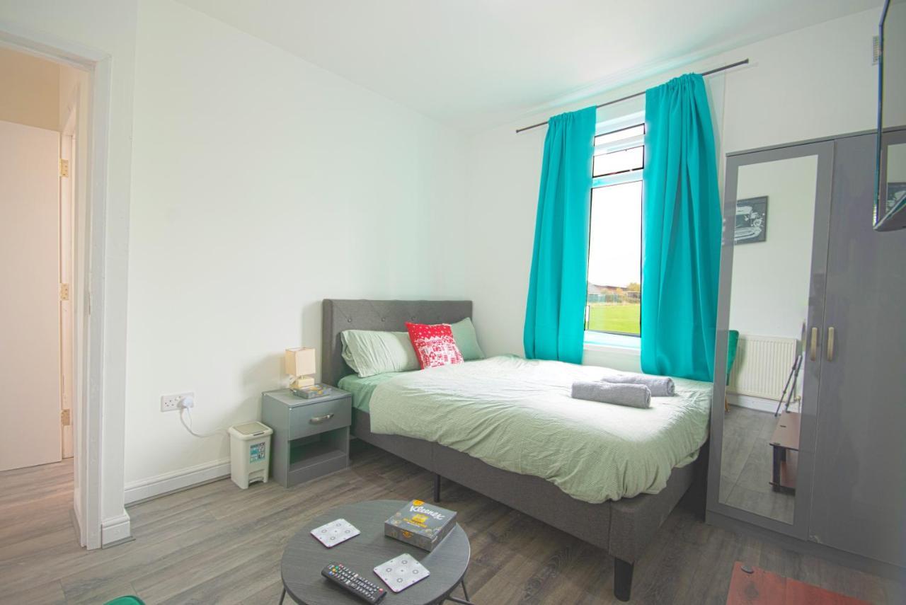 Cosy Family Home W/Wi-Fi, Parking, Self Check-In London Exterior photo