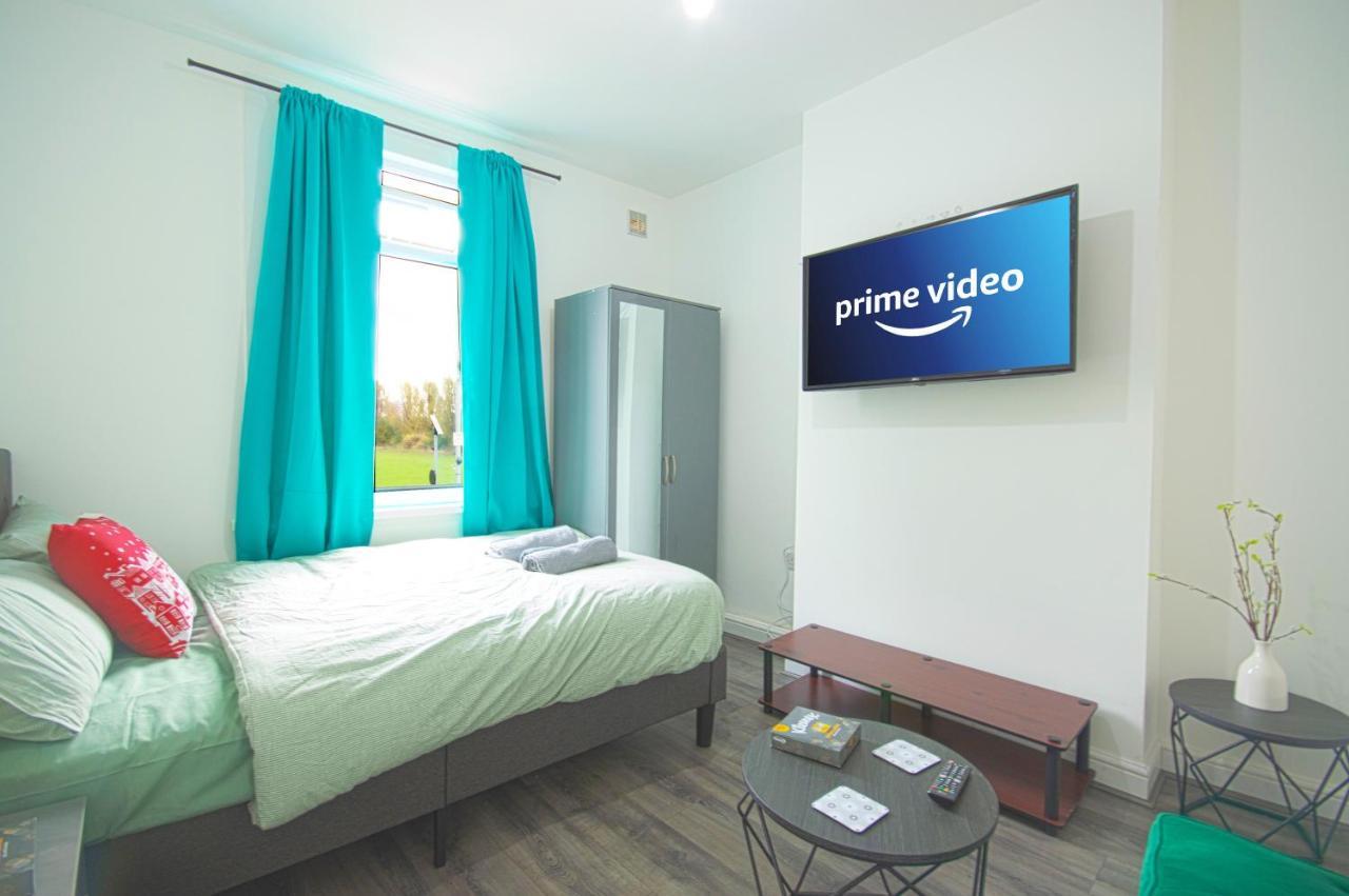 Cosy Family Home W/Wi-Fi, Parking, Self Check-In London Exterior photo